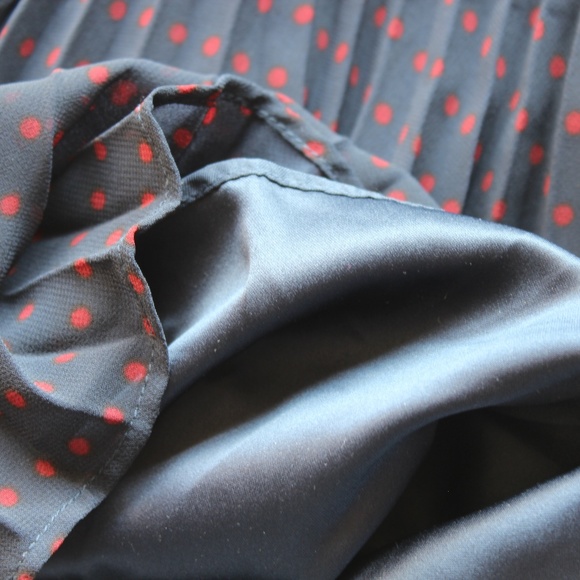 NWT The Limited Red Navy Polka Dot Pleated Skirt - Picture 4 of 7